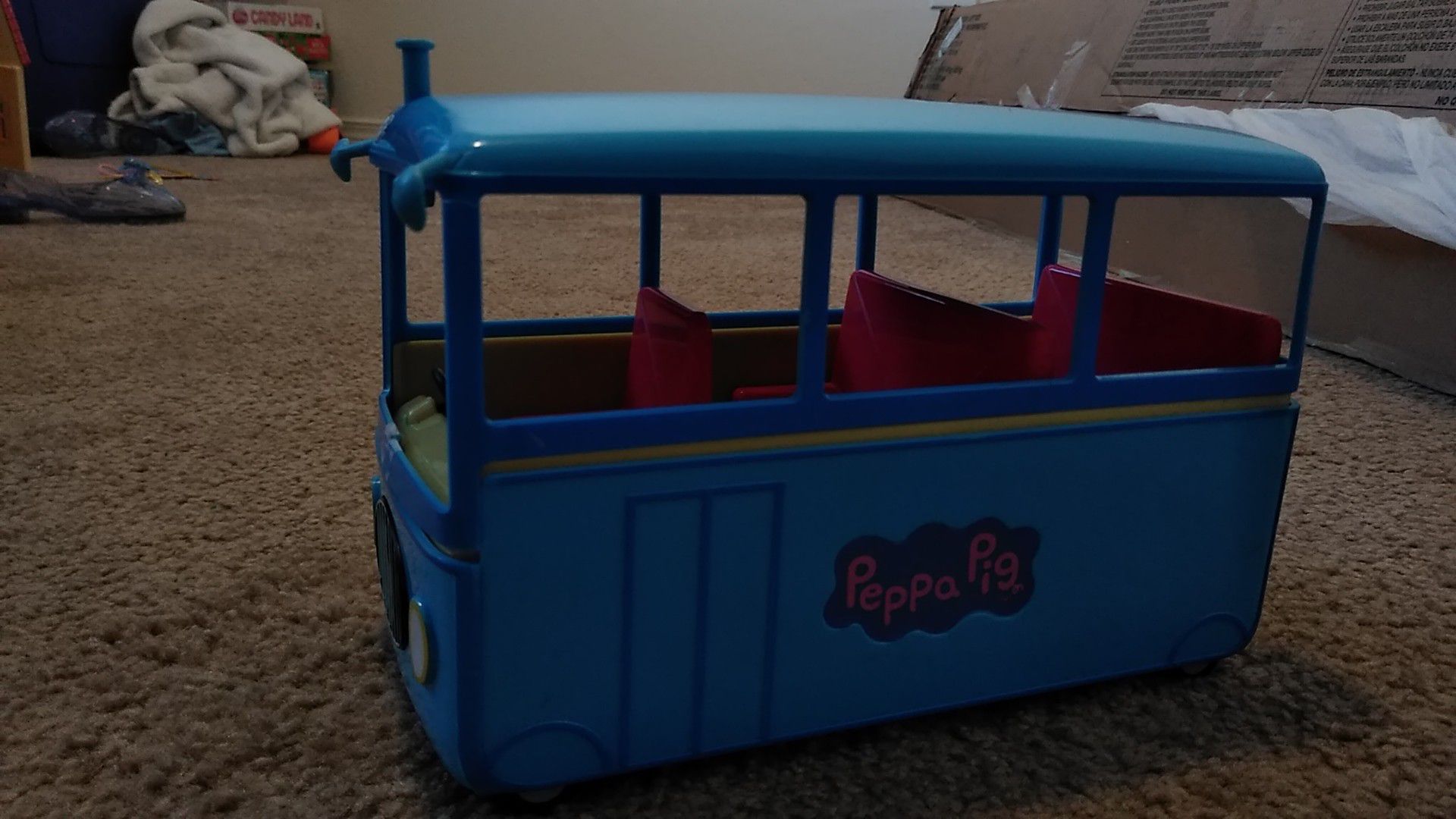 Peppa Pig bus with Blue dress Peppa