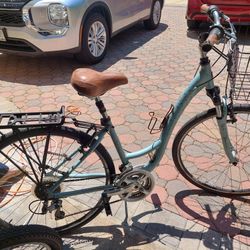 Trek Hybrid WSD 7200 Lightweight,  With Accessories 