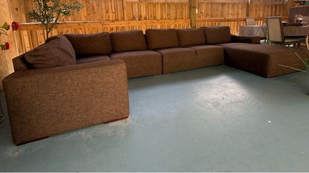 Beautiful sectional well as for your room delivery is made throughout the Tampa area Price 400