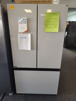 New Open Box Samsung Refrigerator With Full Warranty And Delivery Included