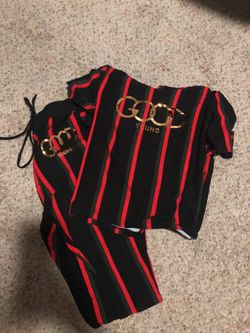 Cute 2 piece hoodie half shirt size M pants and shirt