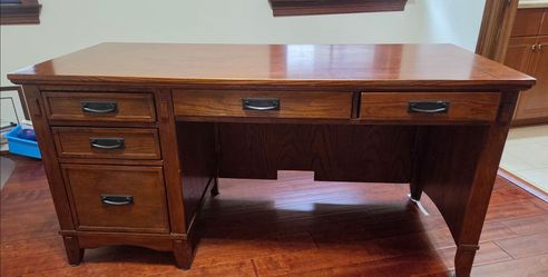 Desk - FREE