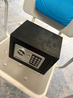 Digital mini safe