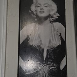 Marilyn Monroe Wood Photos