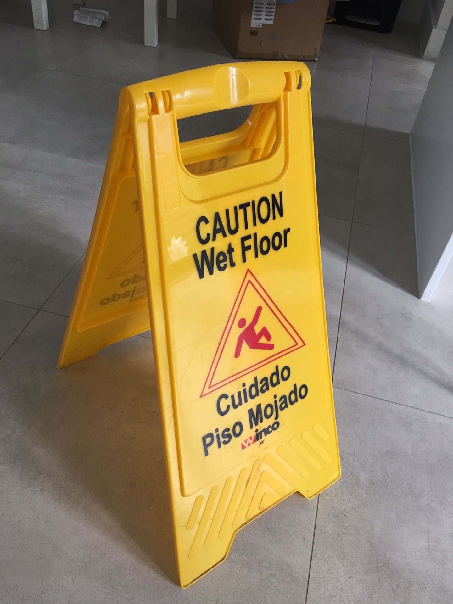 Wet Floor sign Piso mojado for Sale in Miami, FL - OfferUp