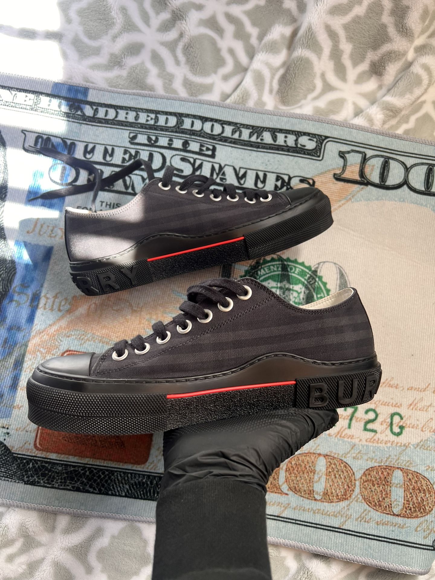 Black Burberry’s Sneakers