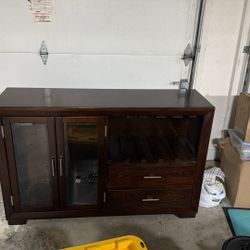 Dining Server / Wet Bar
