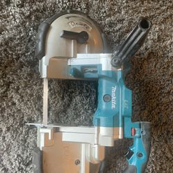 Selling Big Makita Ban Saw  120$