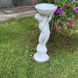 Angel De Cemento Con base Para La agua Para Pájaros 