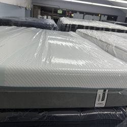 QUEEN SIZE TEMPURPEDIC ADAPT (MEDIUM) HYBRID MATTRESS & BOX SPRING BED SET