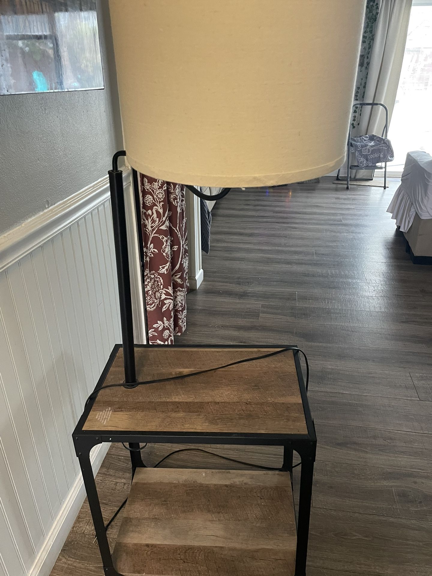 End table With Lamp