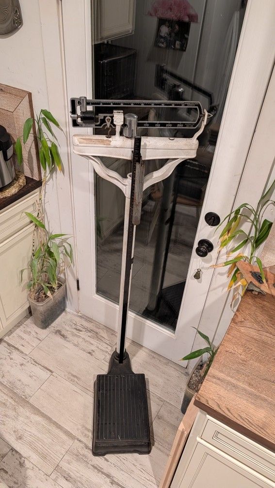 Vintage Scale Cast Iron Antique Floor Scale Weight Measurement Bathroom Doctor's Dr Industrial Steampunk Decor