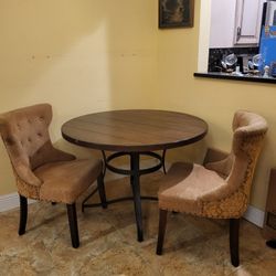 Kitchen Table N Chairs 