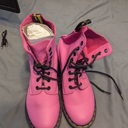 New Doc Martens Women's combat Boots Pink Size 8