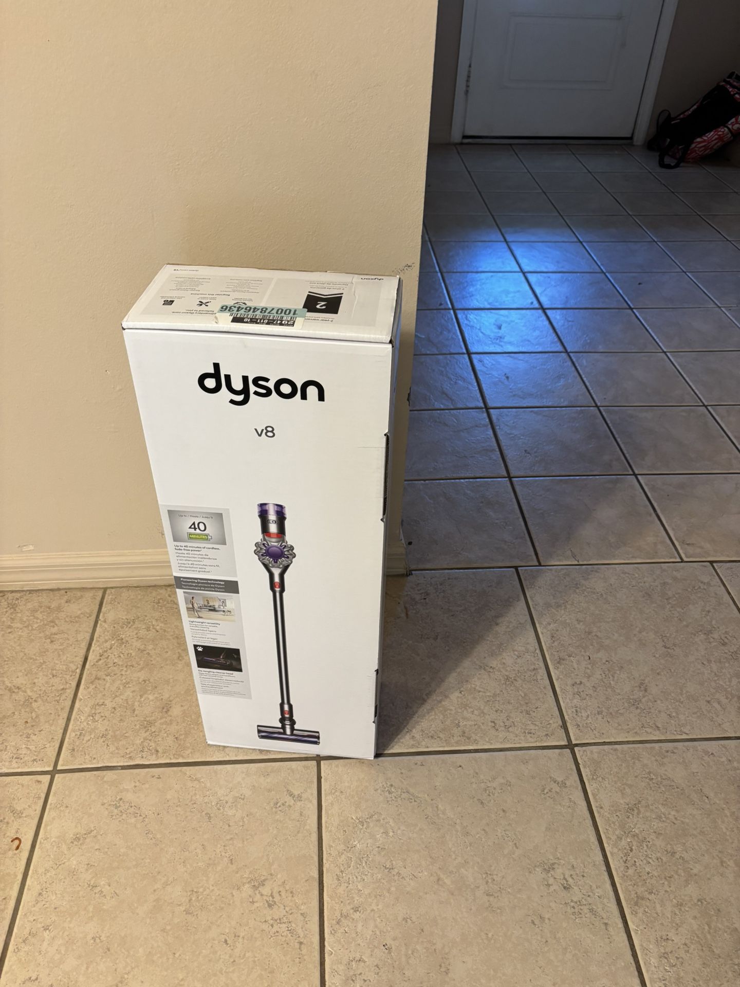 Dyson V8