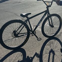 throne 2025 bike