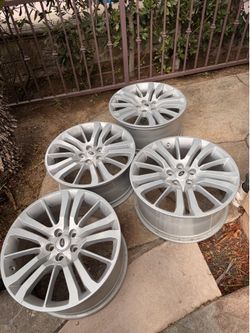 20” RANGE ROVER SPORT RIMS