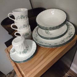 VINTAGE,20 Pc -IVY Corelle set (Reduced To $3.00/ pc).. 