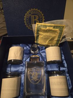 Raiders Decantur Set