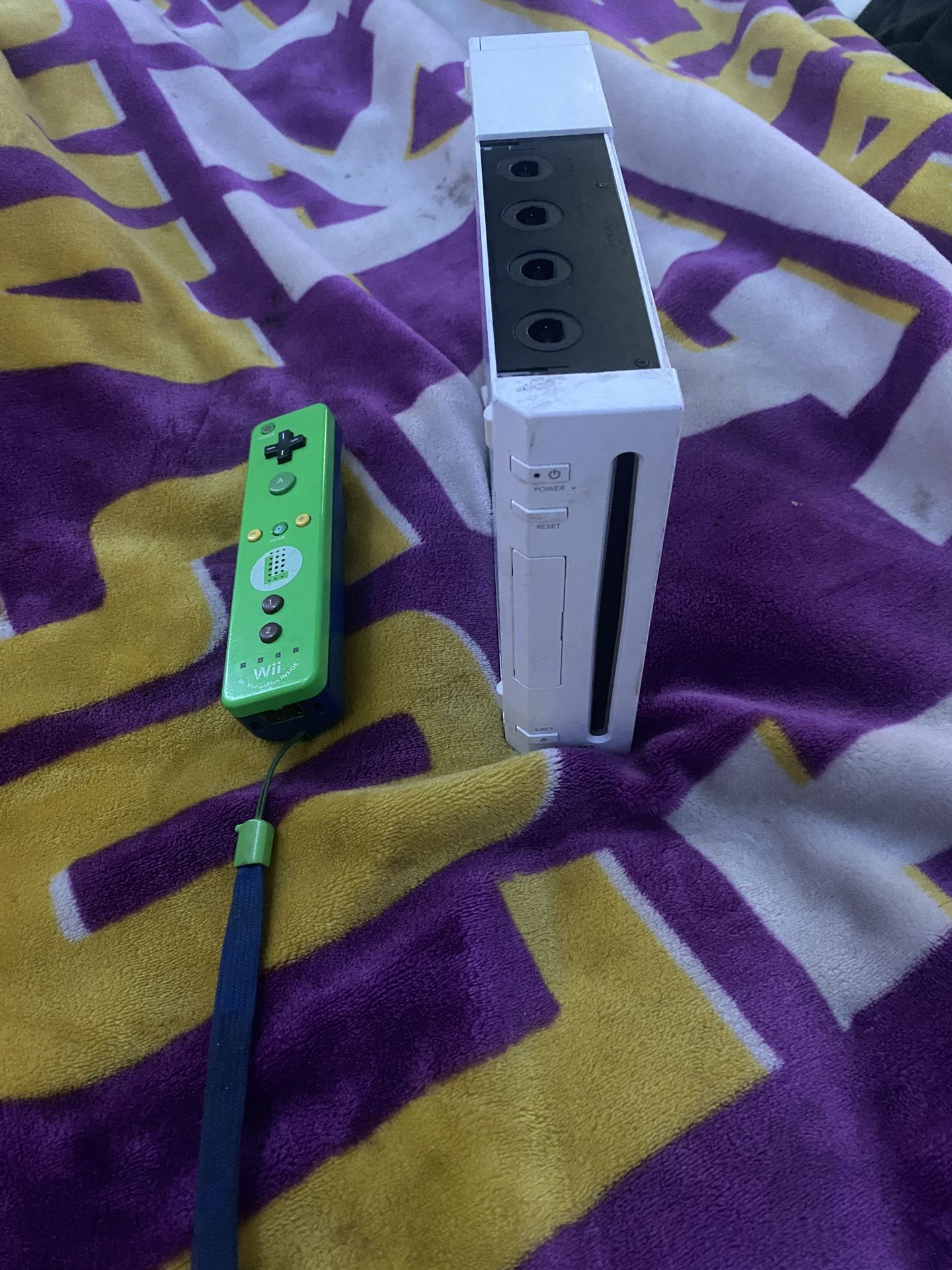 NINTENDO WII+CONTROLLER