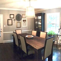 Dining Room Table And 6  Chairs