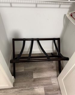 hotel-style folding luggage rack