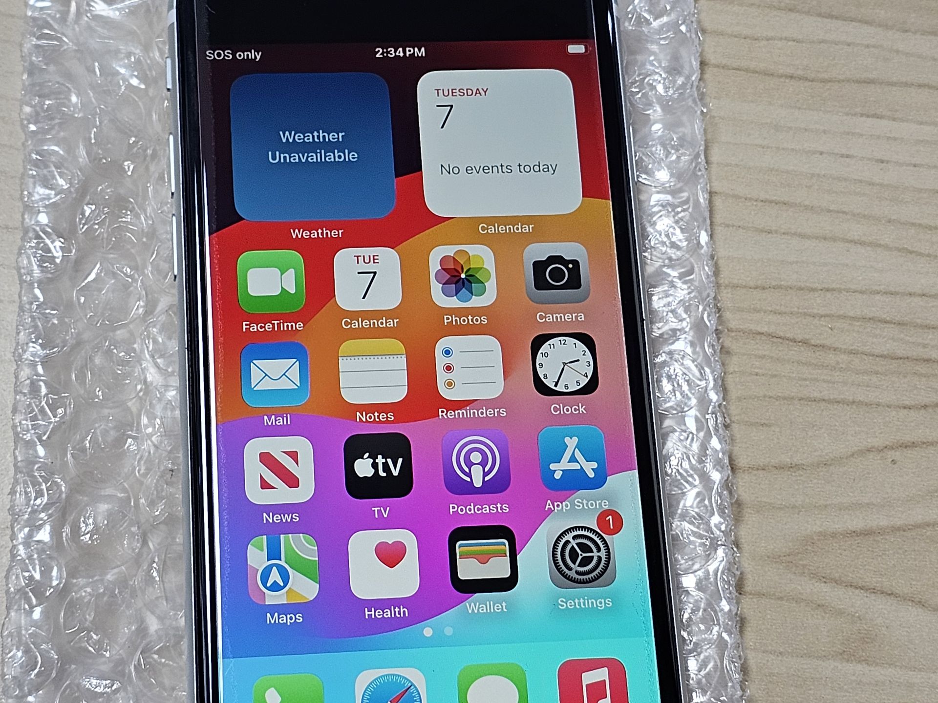 Iphone SE UNLOCKED 64GB. Price is firm. Store Pick Up Only.