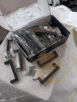 Cabinet pulls, 4 inches long