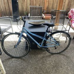 Lightly Used Women’s Medium  Commuter Bike