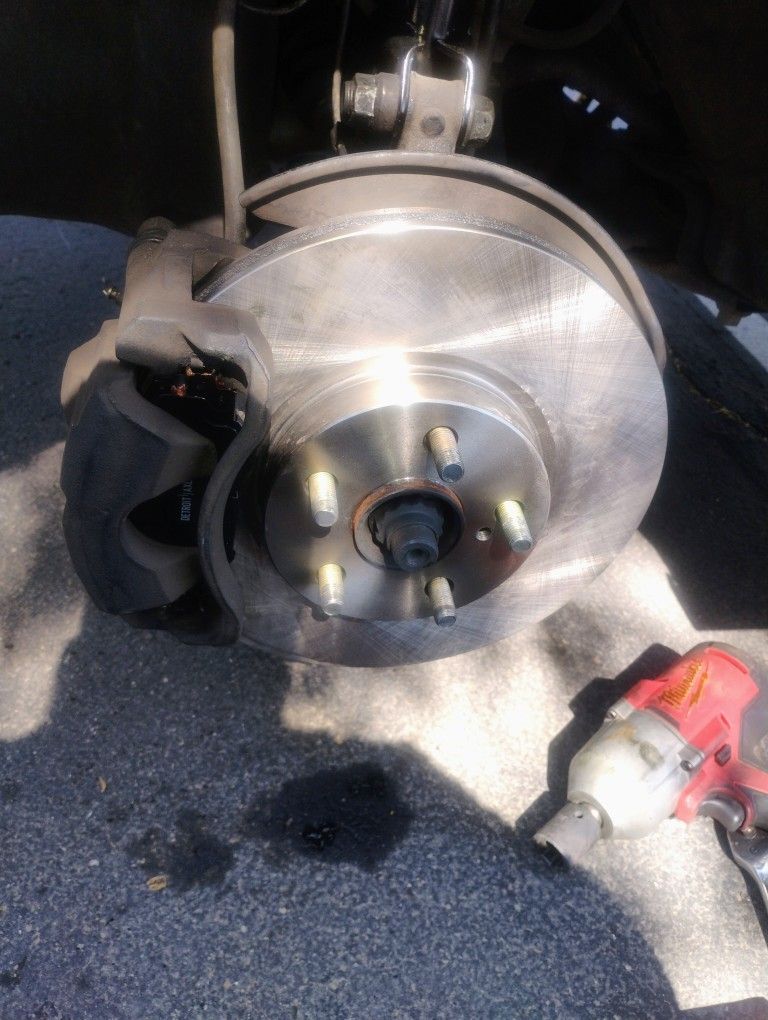 Brake Pads And Rotors Replacement Etc... Mobile Mechanic
