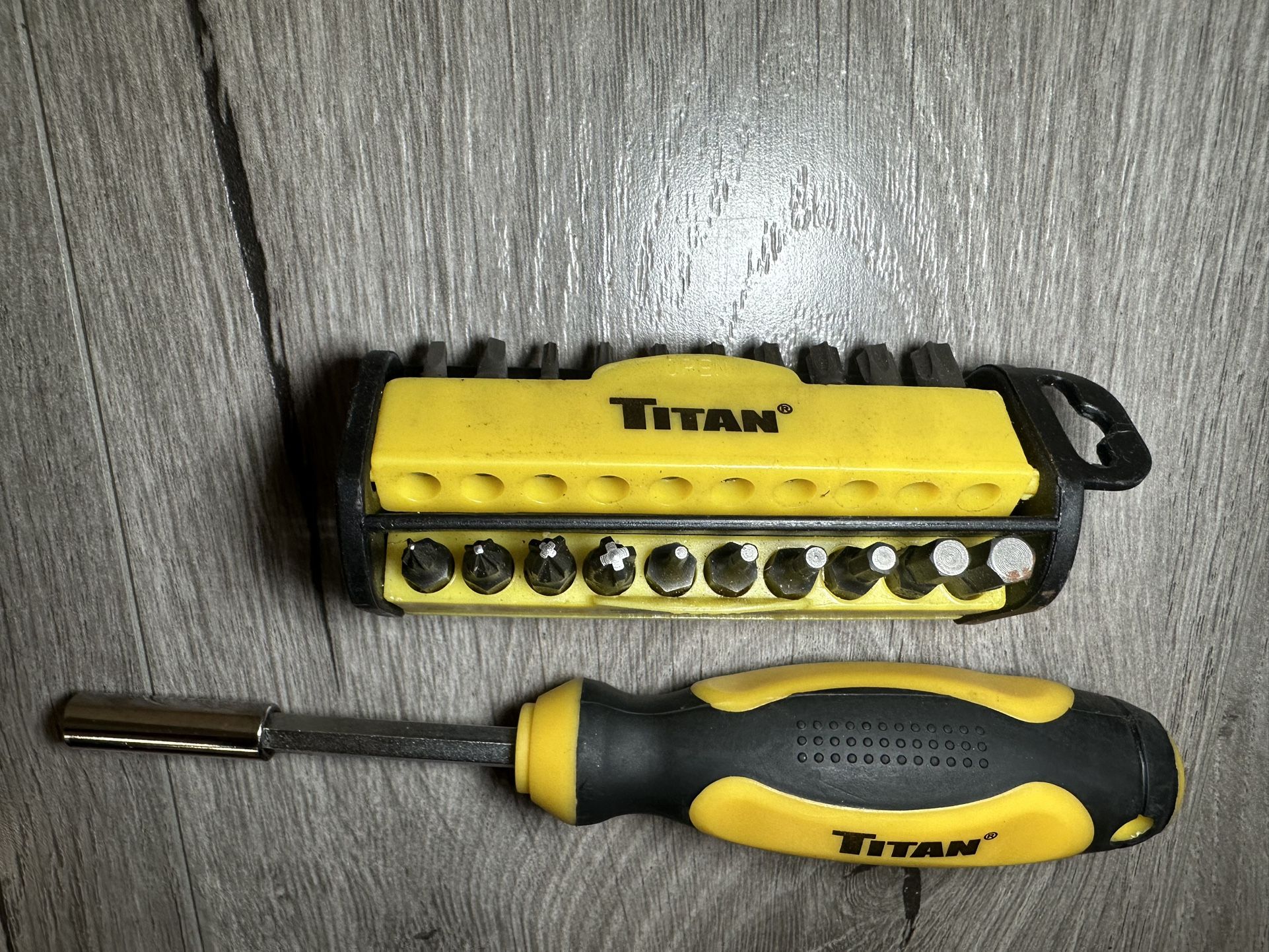 Titan Multi-Bit Screwdriver Set with Storage Case – Good Condition