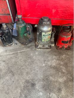 Bottle jacks