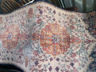 Persian-Style Area Rug with Medallion Pattern