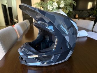 Fox Racing V1 MIPS motocross / dirt bike helmet