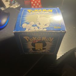 1999 Burger King Limited Edition - Mewtwo 23K Gold Plated Trading Card/Pokeball