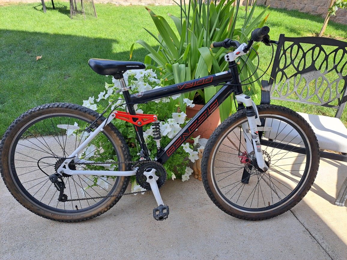 Genesis V2100 in Bike