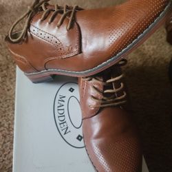 Dress shoes