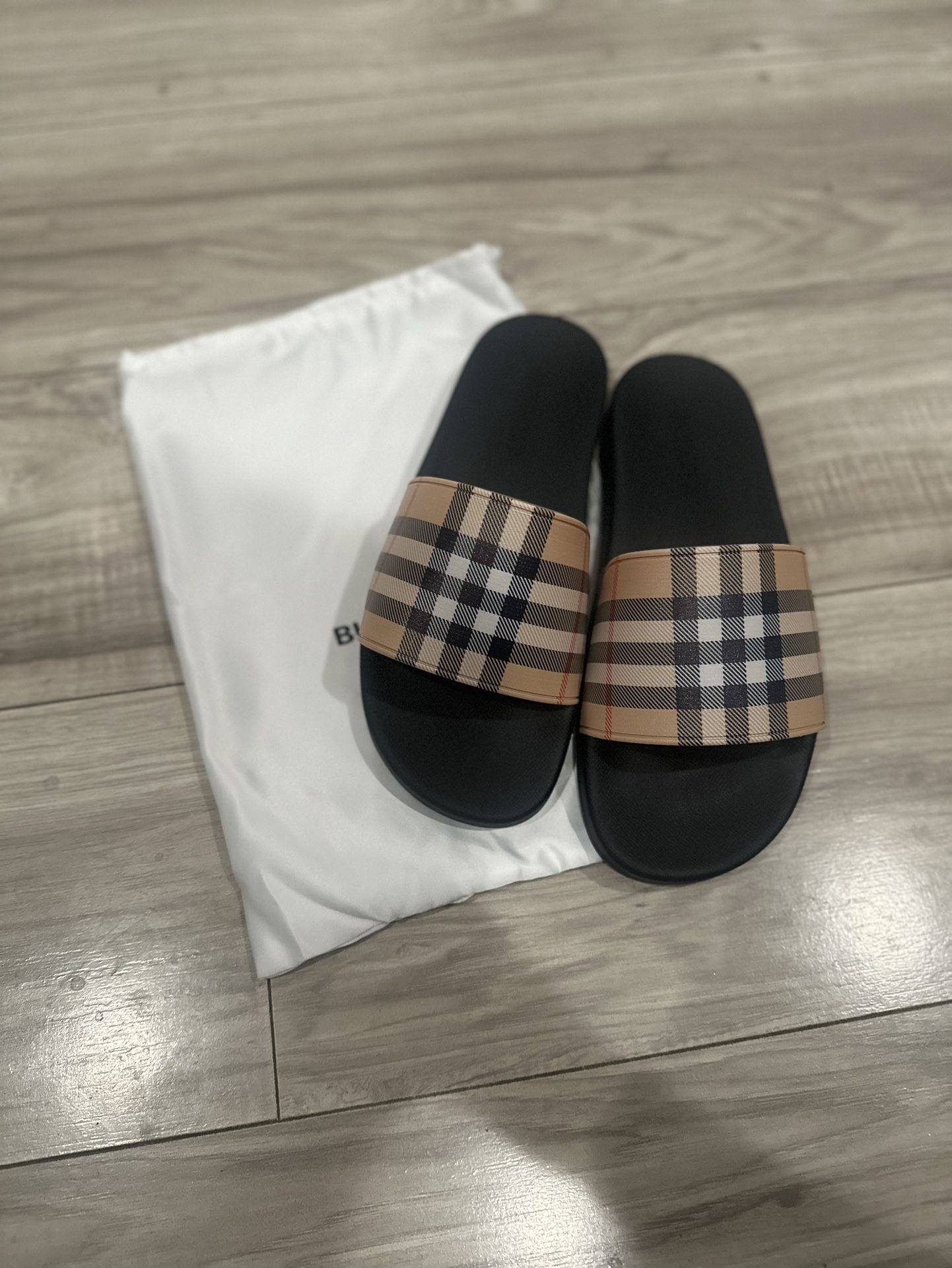 burberry slides