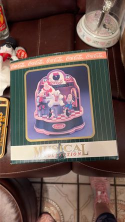 Coca-Cola Musical Collection Christmas Figurine