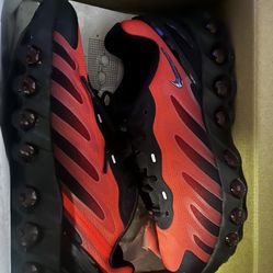 Red Nike air Max 