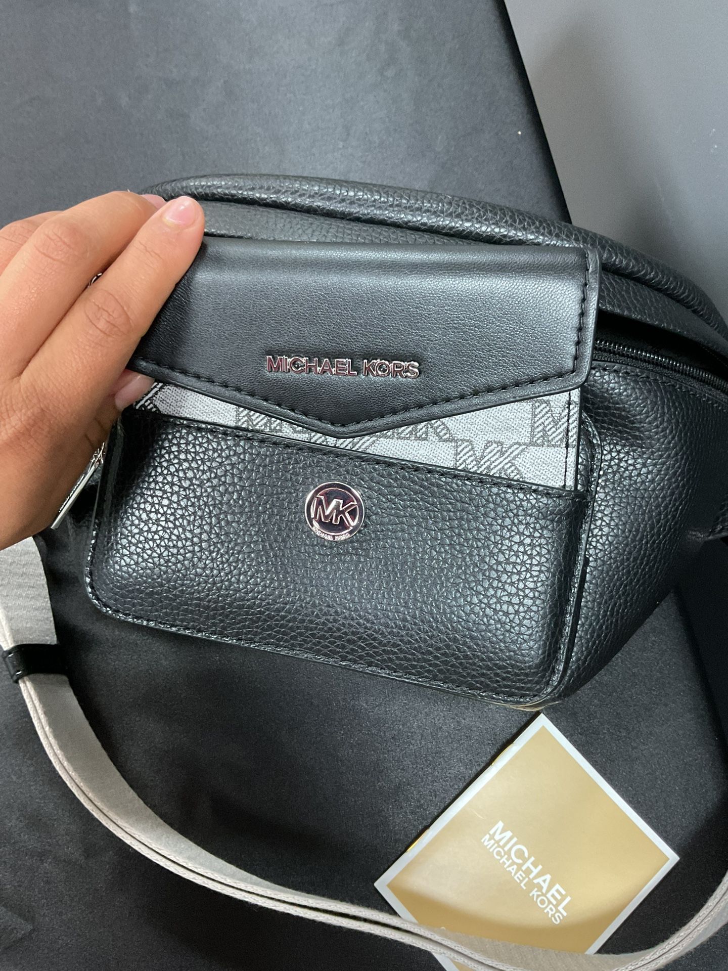 MICHAEL KORS MAISIE 2 Pc Leather Fanny Pack Belt + Card Case  display picture 2