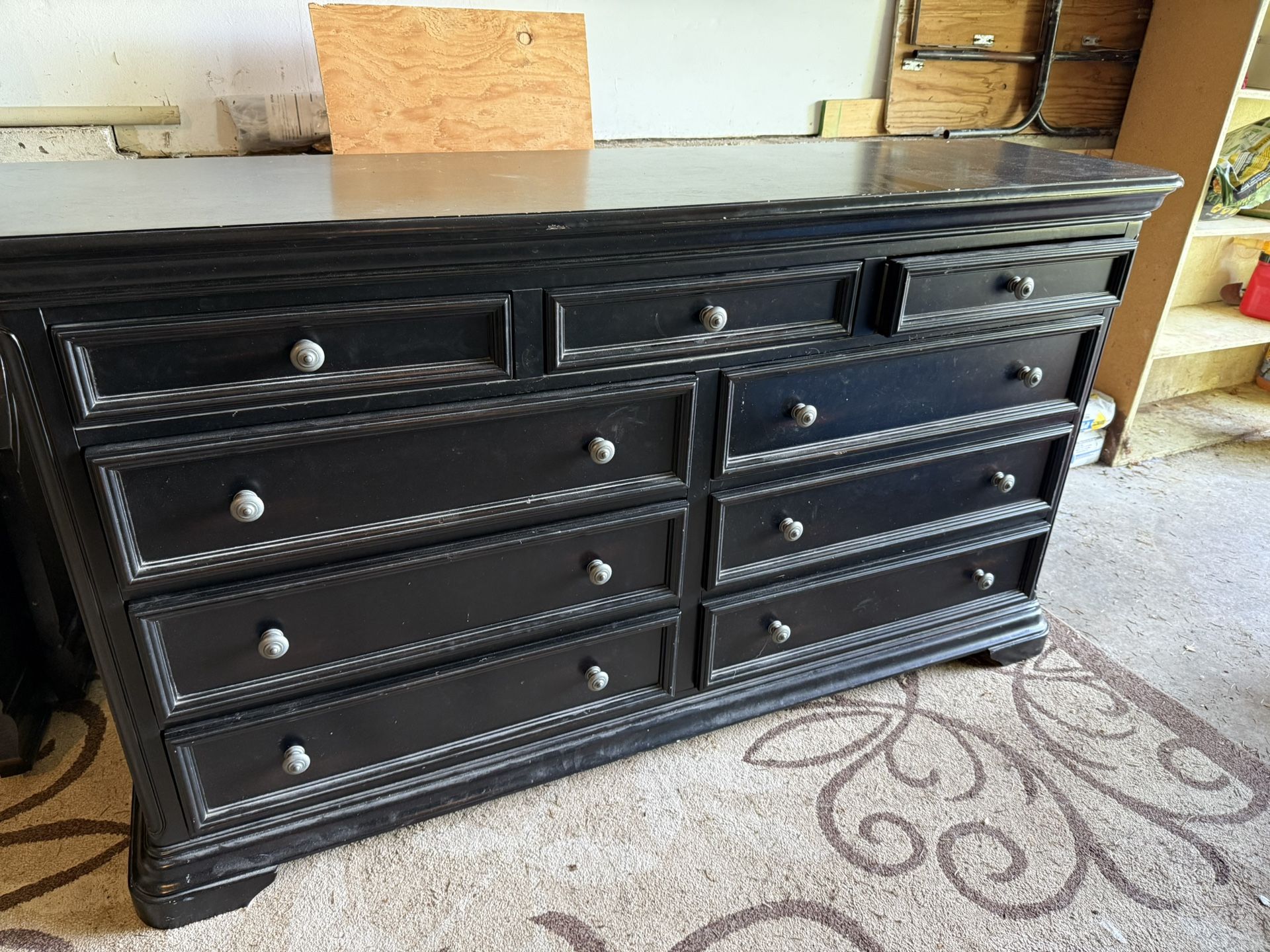 9-Drawer Dresser Black