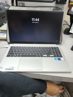 Samsung touchscreen laptop