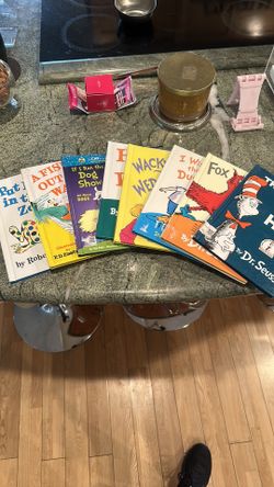 8 Books Dr. Seuss