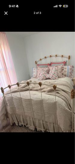 Full vintage bed