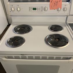 GE Coil Top Stove Range Oven White Excellent  . Warehouse pricing.   Warranty  . Delivery Available . 2522 Market st. 33901