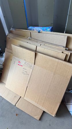 Free medium moving boxes