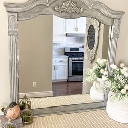 Large Ornate Farmhouse Style Mirror / Espejo grande