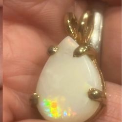 Opal Pendant 