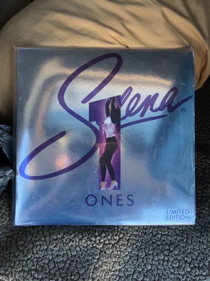 Selena - Vinyl “Purple Special Edition” - LIKE NEW NEVER PLAYED